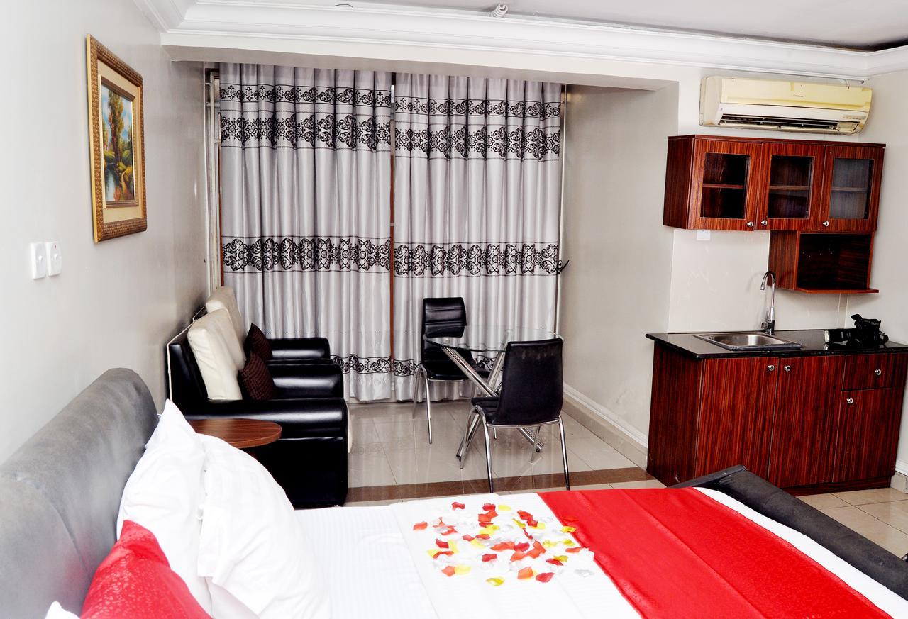 Primal Hotel Isaac John Gra Ikeja Eksteriør billede